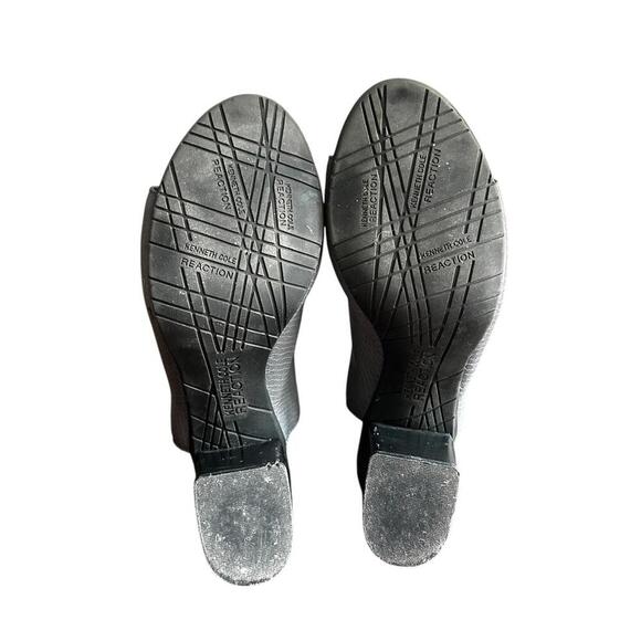 Stylish Grey Open-Toe Heels - Picture 8 of 9